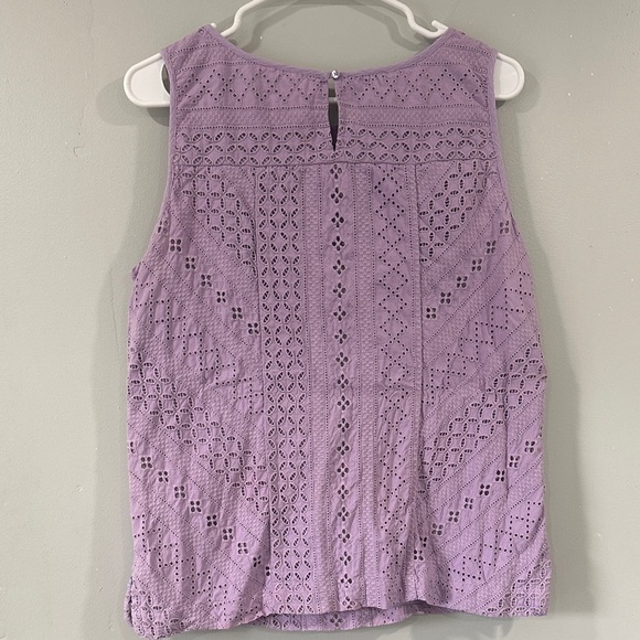 Talbots Lavender Eyelet Sleeveless Blouse 100% cotton size 12 light lilac - Picture 2 of 9